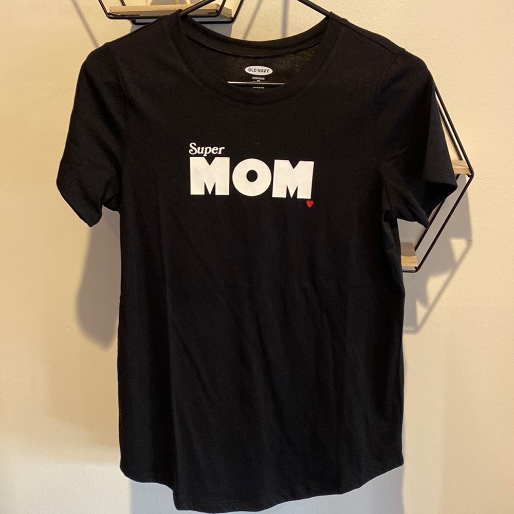 Old Navy Super Mom Tee!